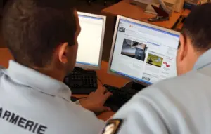 Pédocriminalité : Faut-il encourager les collectifs de citoyens qui luttent contre les cyberprédateurs ?